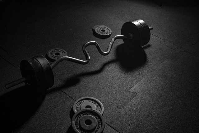 Kraftsport kann die Knochendichte verbessern und ist somit bei Osteoporose empfehlenswert